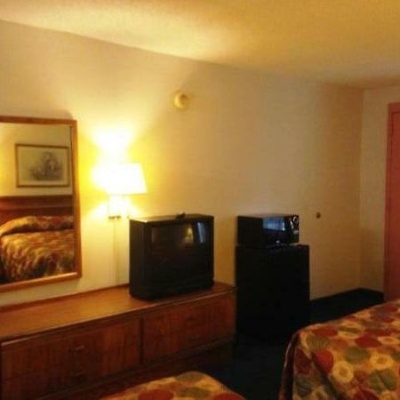Royal Inn Columbia/Fort Jackson Extérieur photo